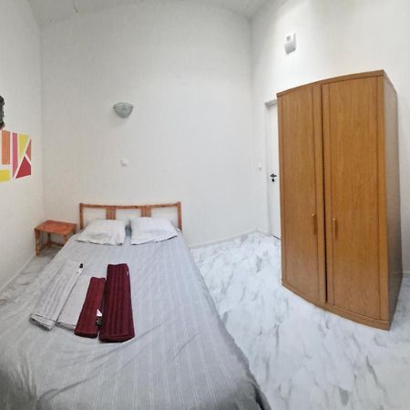 Bed And Breakfast Chez L'Habitant Marseille Bagian luar foto